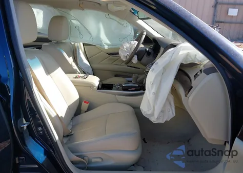 2015 Infiniti Q70L 3.7 z USA, uszkodzony, nr VIN JN1BY1PP7FM600884